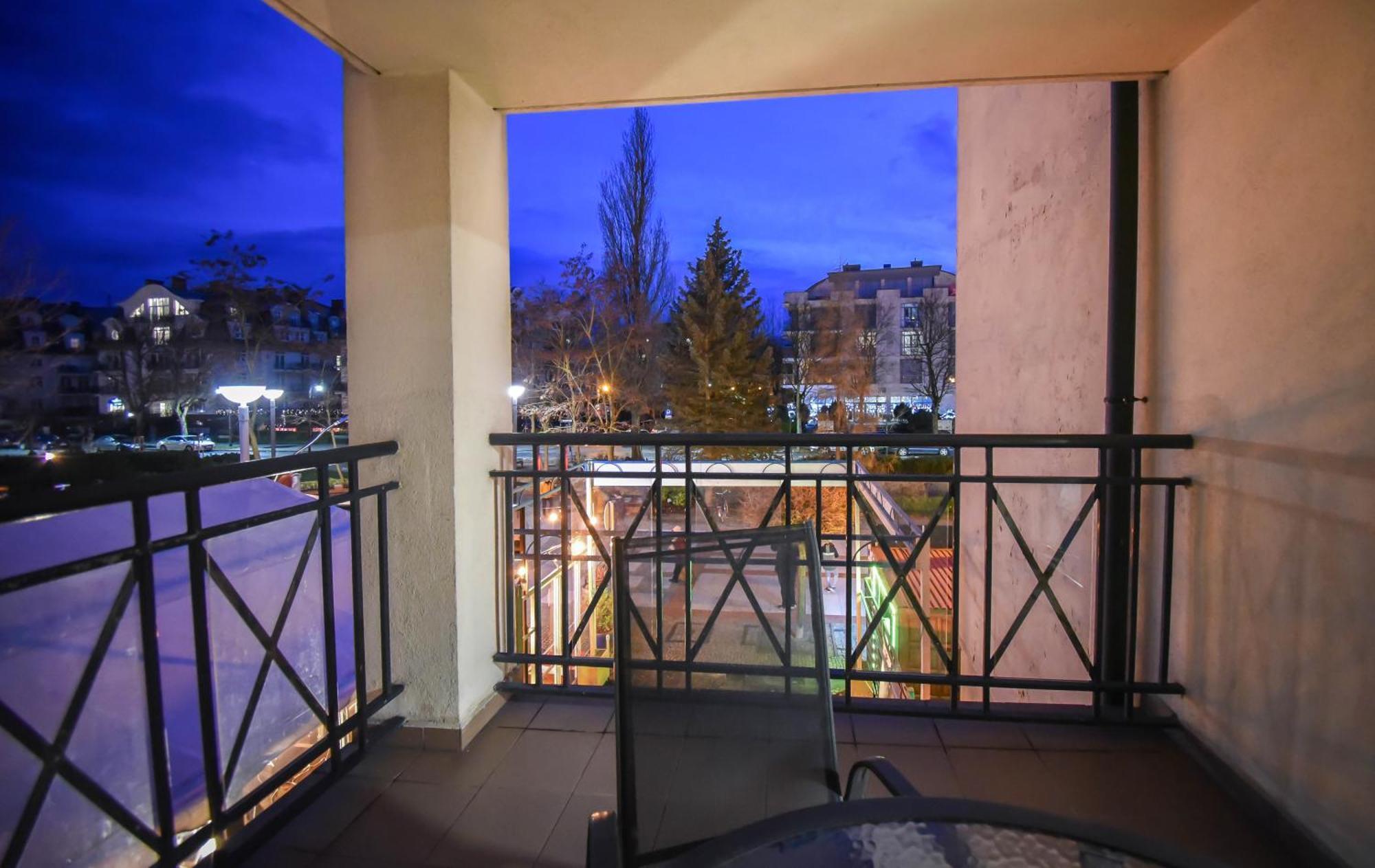 Apartamenty Promenada Z Tarasem I Parkingiem - Apartamenty Na Wyspie سفينويتشي المظهر الخارجي الصورة
